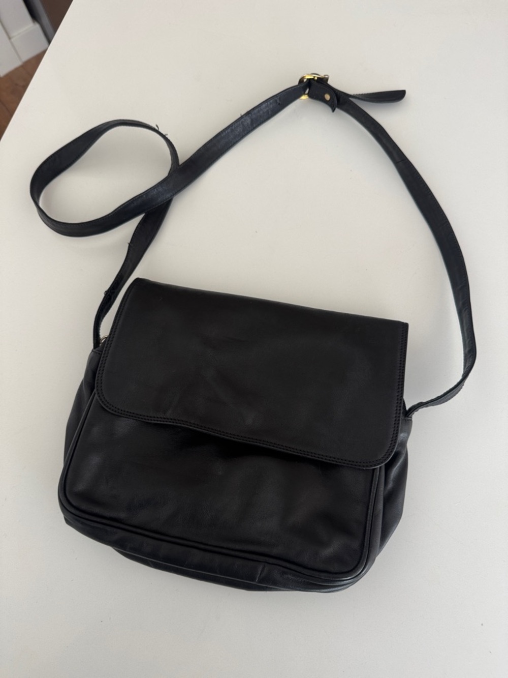 Vintage  Black Leather Crossbody Bag - Timeless Everyday Style